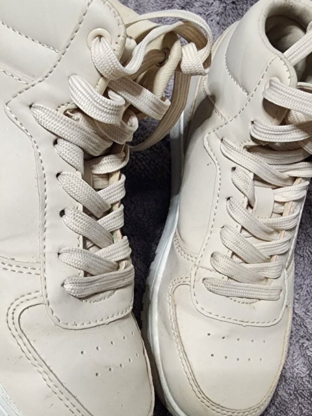 Forever Link Girls Cream High Top Platform Sneakers -Size 2(EXCELLENT CONDITION) - Picture 3 of 4